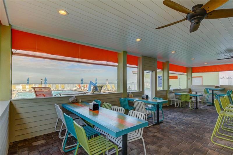 The Kondo Tiki Tampa Luaran gambar