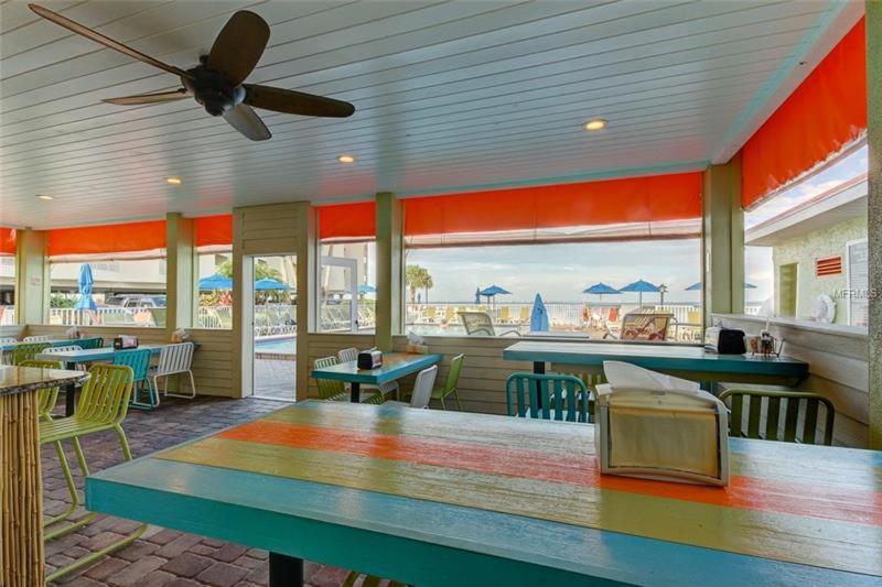 The Kondo Tiki Tampa Luaran gambar